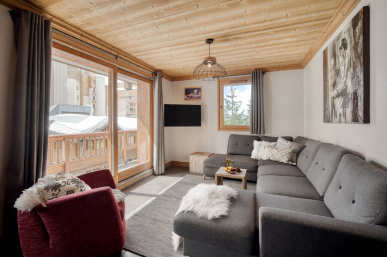 17121645624.Livingarea 1 768x510