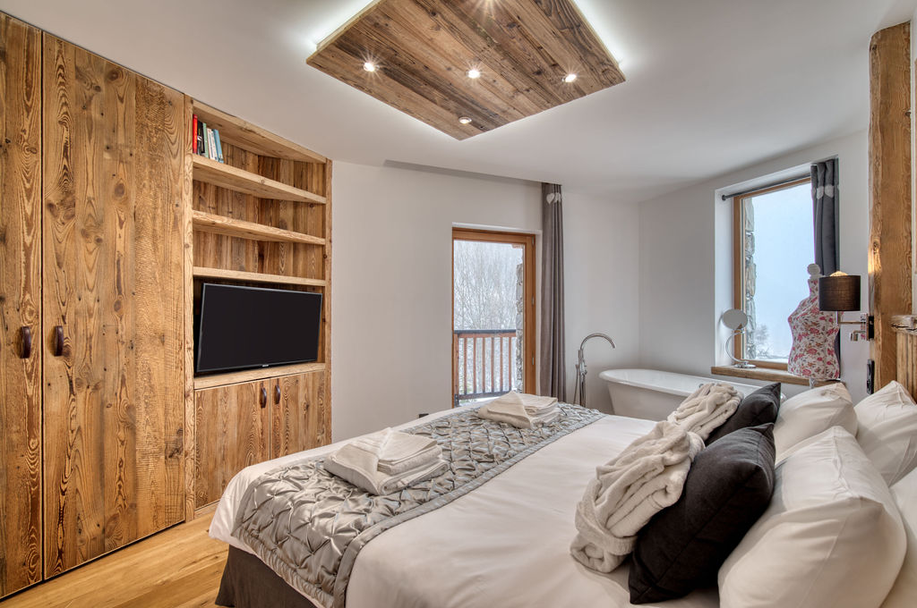 17122482422.Bedroomjpg