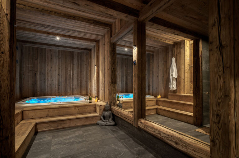 17122482423.Spa 768x510