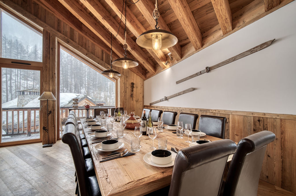 17122482425.DiningRoom